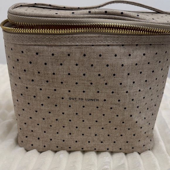 kate spade Handbags - Kate Spade Beige Polka Dot Lunch Bag